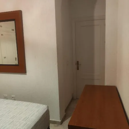 En El Centro De Con Garaje Y Aire Acondicionado *