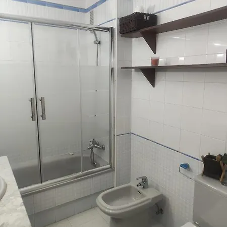 En El Centro De Con Garaje Y Aire Acondicionado