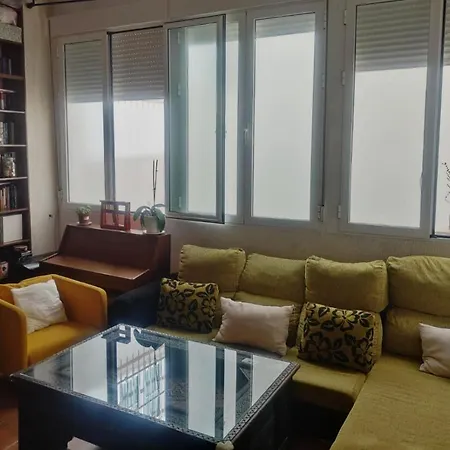 En El Centro De Con Garaje Y Aire Acondicionado *